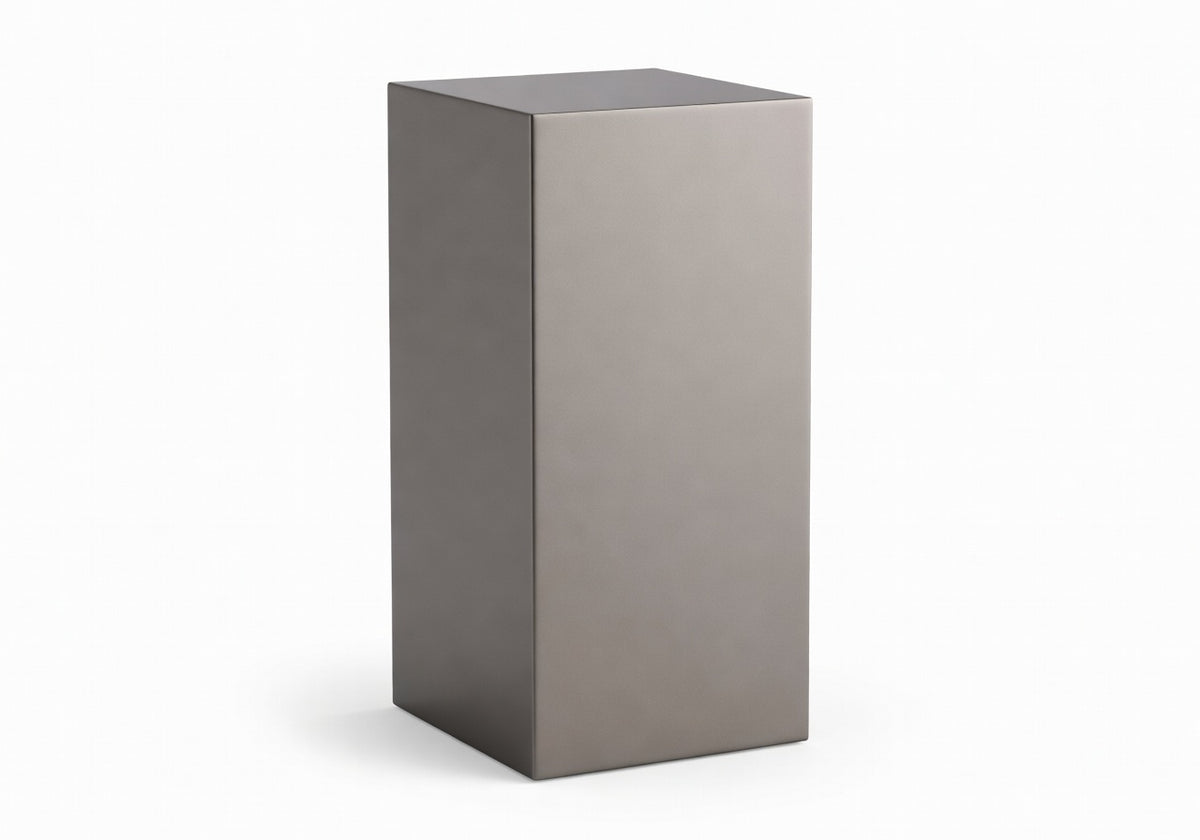 Tavian Grid Stand