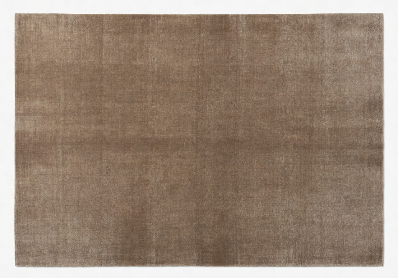 Lioren 7' x 10 Grand Field Rug